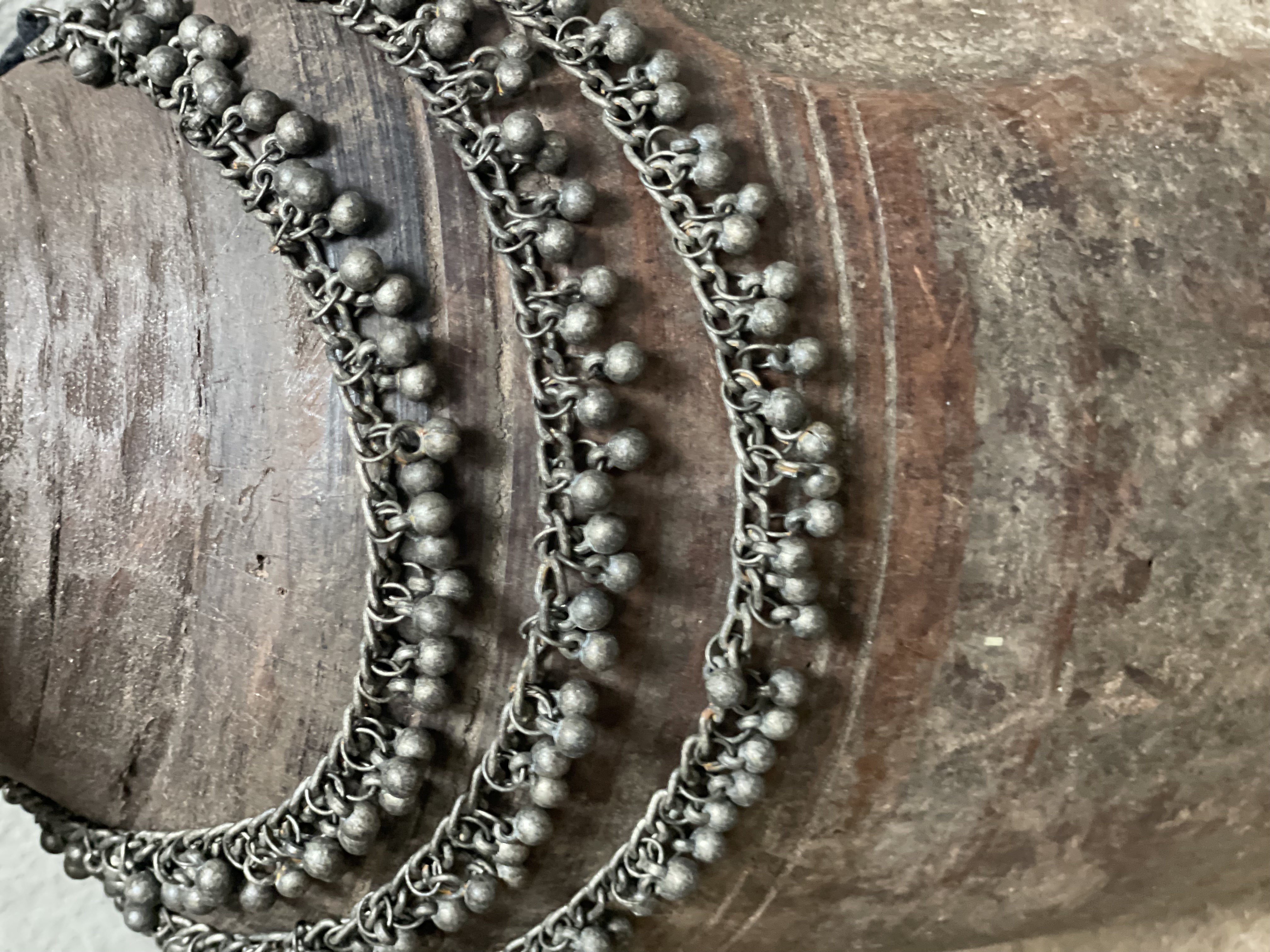 Prachtige oude houten Nepal pot nr.99 kruik vaas hout met metalen sieraad landelijk stoer shabby vintage