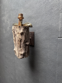 Prachtige houten wandlamp stronk drijfhout driftwood boomstam landelijk sober stoer robuust