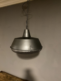 Stoere grijze metalen industriële lamp hanglamp grijs fabriekslamp industrieel landelijk stoer industriële lamp kap metaal