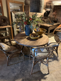 Prachtige grote vergrijsd houten ronde eettafel tafel rondetafel teakhouten teakhout houten  blad 120 cm ijzeren onderstel landelijk stoer industrieel bassano