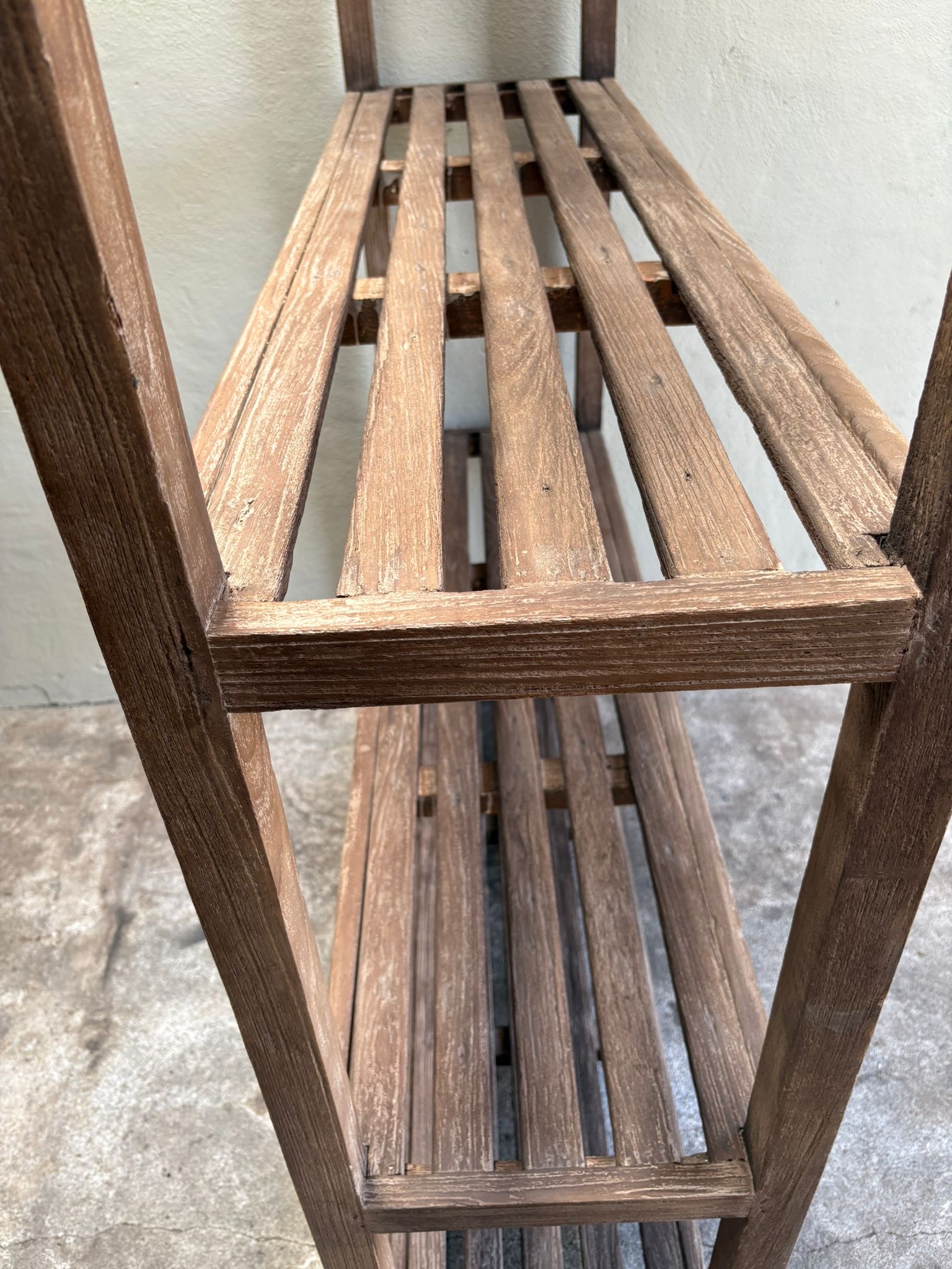 Groot oud vergrijsd doorleefd houten rek kast boekenkast legkast landelijk stoer authentiek H190 x B140 x D40 cm