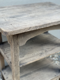 Oude vergrijsd houten tafel tafeltje bijzettafeltje bijzettafel haltafeltje rek schap plantentafeltje landelijk stoer