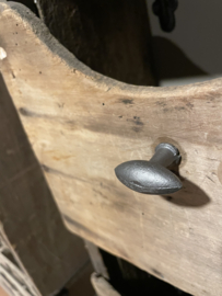 Gietijzeren deurknop iron knobs classic cross knob klassiek kraan metaal grijs kraantje greep greepje handvat handgreep handgreepje gietijzer landelijk deurknopje