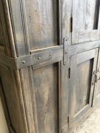 Leuk oud houten kast kastje 2 x 2 deuren halkastje legplanken vergrijsd origineel oudje landelijk stoer sober