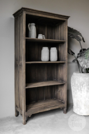 Hele stoere grote oude vergrijsd doorleefd houten kast legplanken boekenkast keuken servieskast keukenkast  sober landelijk stoer groot hout vergrijsd boekenkast keukenkast winkelkast uniek 188 x 95 x 46 cm