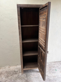 Mooie hoge smalle vergrijsd houten kast rechtsdraaiende deur landelijk 78b