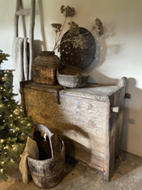 Prachtige hele grote hoge oude vergrijsd houten unieke Himalaya Hymalaya Sidetable dressoir kast dekenkist wandmeubel kist dekenkist kast sidetable stoer landelijk industrieel grijs