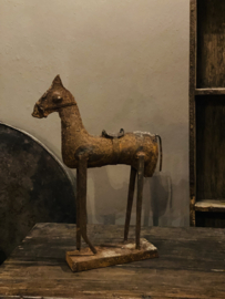 Leuk oud metalen paardje paard horse beeldje ornament landelijk stoer industrieel vintage stoer grijs bruin