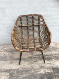 Vintage retro rotan rieten stoel stoeltje stoelen stoeltjes fauteuil fauteuils met armleuningen landelijk industrieel zwart bruin