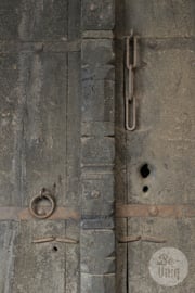 Prachtige grote oude vergrijsd houten poort deur wandpaneel wanddecoratie landelijk patine patina 126 x 88 cm
