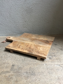 Stoere landelijke oude houten broodplank snijplank landelijk stoer robuust grof oud hout kaasplank