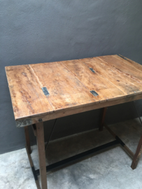 Oude houten klaptafel bartafel counter ongeveer 140 x 70 x H 97 cm hoogte hangtafel werkplek buro bureau loungetafel staantafel bar sta-tafel landelijk hoge hoog model industrieel werktafel metaal hout metalen houten