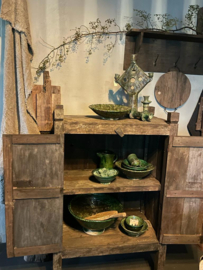 Stoere oude vergrijsd  houten truckwood kast met klos klosje aura Peeperkorn kastje dressoir houten oud hout commode landelijk stoer robuust 2 deuren