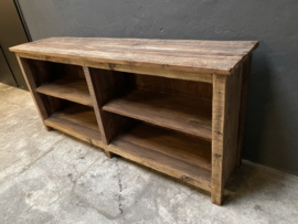 Oud houten dressoir wandmeubel wandkast sidetable sideboard toonbank landelijk stoer robuust industrieel