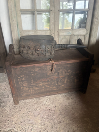 Stoere originele oude houten Himalaya kist kistje dekenkist landelijk klepbank