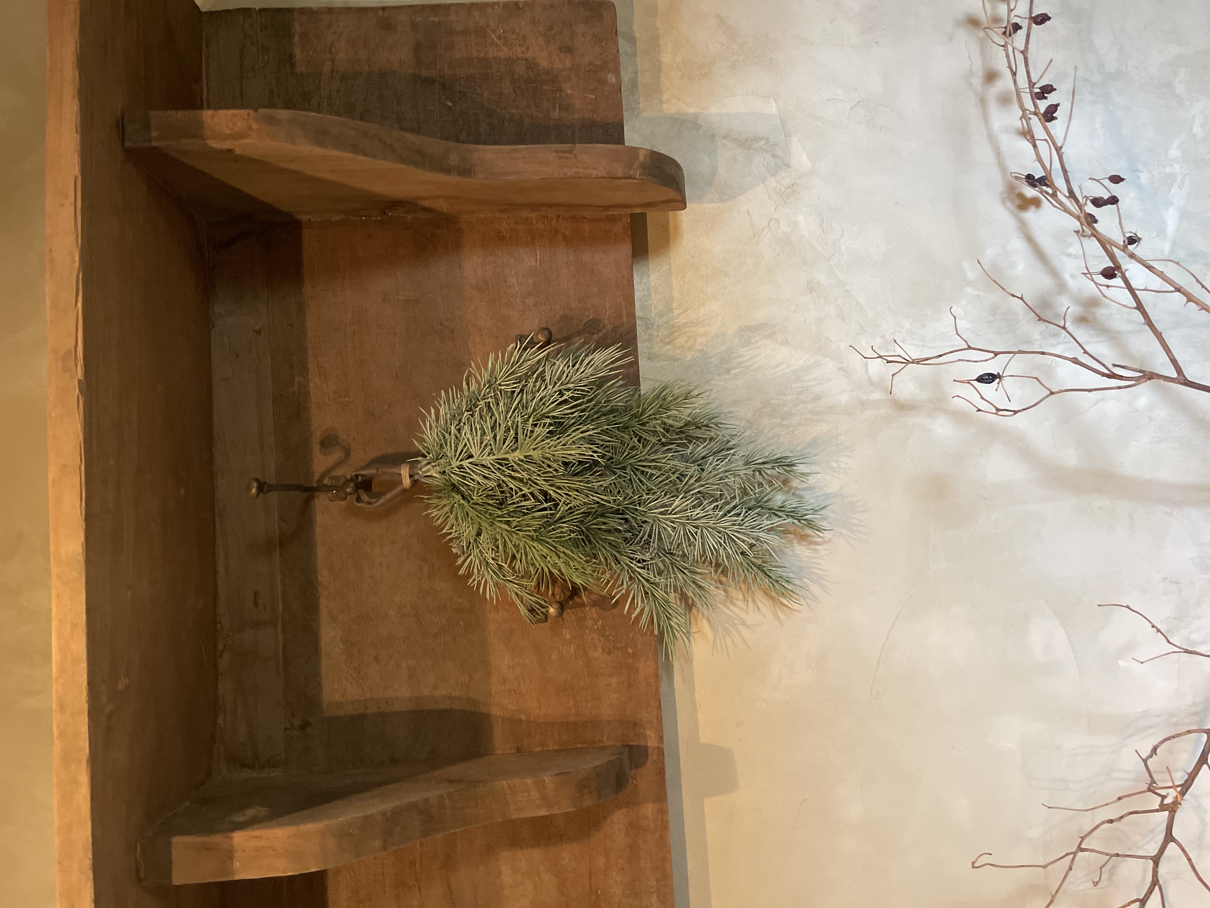 Prachtige grey green grijs groen vergrijsd decoratie tak dennentak guirlande toef winter kerst 50 cm