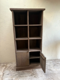 Grote massief vergrijsd houten kast landelijk vakken vakkenkast keukenkast schappen boekenkast H201 x B100 x D48 vm stoer robuust