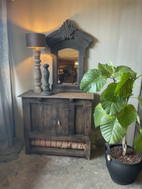 Hele gave oude vergrijsd houten commode wastafelmeubel wasmeubel werkbank kast sidetable dressoir landelijk stoer vintage