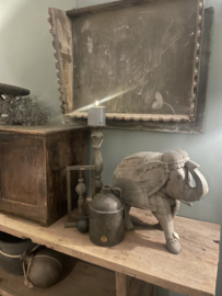 Oud vergrijsd houten beeld olifant origineel oud  landelijk stoer klein