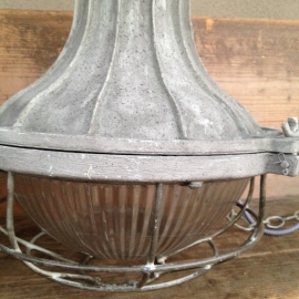 Industriele hanglamp fabriekslamp lamp industrieel landelijk metaal metalen grijs stoer industrieel