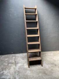 Orginele oude doorleefd houten trap ladder boekenkast rek schap 215 x 51 cm landelijk hooizolder vide opkamer stoer boeren vintage industrieel zeer degelijk stevig