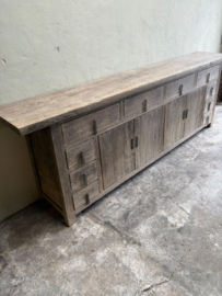 Prachtig groot lang oud vergrijsd houten dressoir televisie kast tv meubel 264 cm lang landelijk sober werkbank Sidetable keukenblok wandkast 149