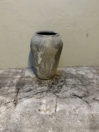 Middel grote oude grijs stenen kruik pot grijze mega landelijk olijfpot olijfkruik waterkruik 71 cm hoog 49 cm doorsnede nr 36