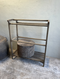 Gaaf groot oud vergrijsd houten plaidrek kledingrek droogrek wasrek hout H133 x B110 x D54 cm landelijk stoer industrieel vintage brocant