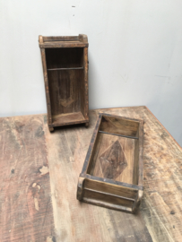 Oude houten mal baksteenmal omgebouwd tot toiletrolhouder wcrolhouder industrieel vintage landelijk doorleefd hout houten toiletpapierhouder landelijk stoer hout houten