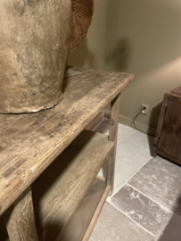 Oud vergrijsd houten Sidetable met onderplank legplanken landelijk 119 cm
