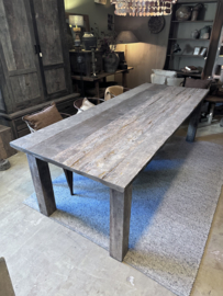 Grote oud houten eettafel old farm collectie aura Peeperkorn tafel landelijk stoer robuust 260 x 100 cm