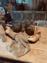 Mega grote oude houten meelbak trog voederbak voedertrog mangelbak hondenmand met oud beslag handvaten bak schaal landelijk industrieel vintage oud hout bak schaal