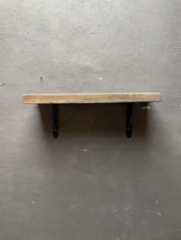 Stoere oude vergrijsde wandplank wandconsole Railway truckwood smeedijzeren metalen schapdragers inclusief oude plank plankdragers landelijk industrieel 80 cm