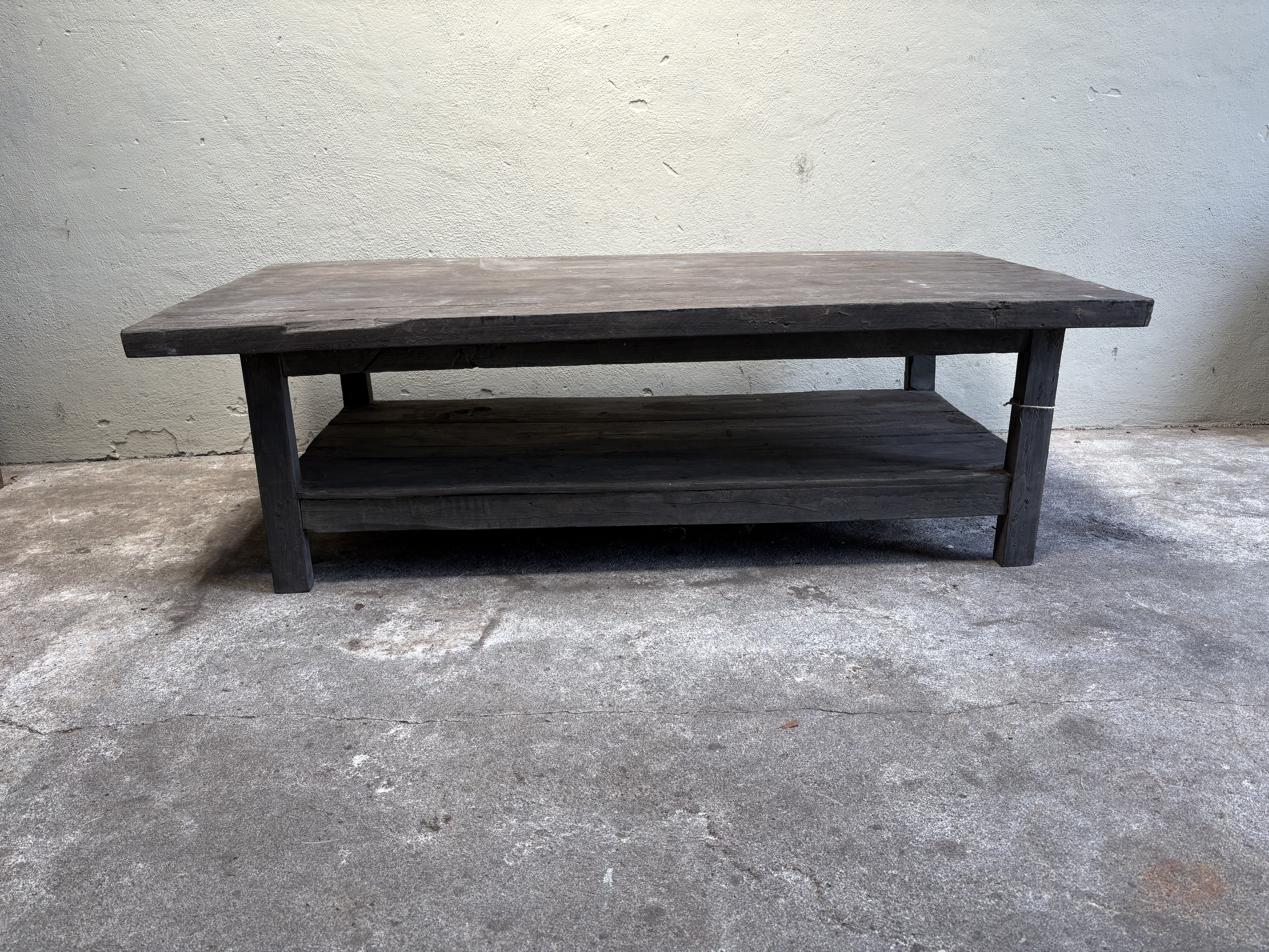 Landelijke oud vergrijsd houten salontafel met onderblad tafel 150 x 70 cm stoer sober
