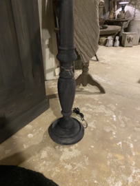 Stoere vergrijsd mat zwart antraciet zwartbruine houten balusterlamp stoer industrieel ballusterlamp vloerlamp 125 cm tafellamp landelijk stoer robuust