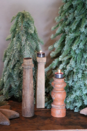 Oude vintage houten kandelaars kandelaar dinerkaars