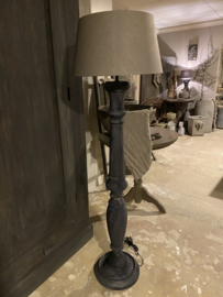 Stoere vergrijsd mat zwart antraciet zwartbruine houten balusterlamp stoer industrieel ballusterlamp vloerlamp 125 cm tafellamp landelijk stoer robuust