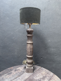 Oude vergrijsd houten balusterlamp voet lampevoet hout landelijk stoer aura Peeperkorn nr 6