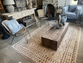 Hele gave metalen stoel stoeltje stoeltjes fauteuil boho met jute zitting rond landelijk stoer sober vintage industrieel Ibiza