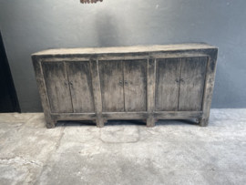 Groot oud doorleefd vergrijsd houten dressoir boerenkast keukenblok kastenwand sideboard keukenkast kast sidetable 6 deurs  landelijk werkbank toonbank