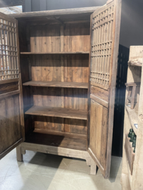 Prachtige grote vergrijsd houten landelijke kast 2deurs groot hout linnen servies boeken