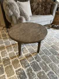 Oud vergrijsd rond houten tafel tafeltje salontafel bijzettafel wijntafeltje landelijk stoer sober