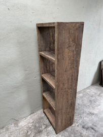 Stoere hoge smalle oude vergrijsd houten kast railway keukenkast roomdivider kamerscherm boekenkast legplanken schap rek winkel truckwood landelijk robuust boekenkast 160 x 50 x D35 cm schap handdoeken badkamer keuken rek grof stoer hout SEP