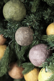Mooie organische kerstbal kerstballen aubergine 7 cm landelijk stoer sober shabby