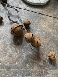 Roest metalen decoratietak tak kersttak belletjes rusty 65 cm