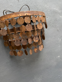 Stoere roest ijzeren wandlamp 36cm schijfjes Schijfjeslamp lamp  schelpen schelpjes landelijk stoer industrieel Schijfjeslamp wandlampje