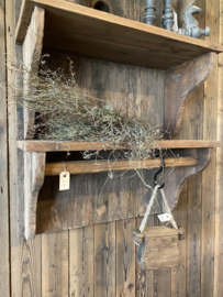 Oude houten oliepot doorleefd vergrijsd hout oliepotje pot potje aan grof jute touw landelijk stoer