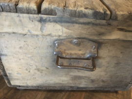 Oude houten stoere kist