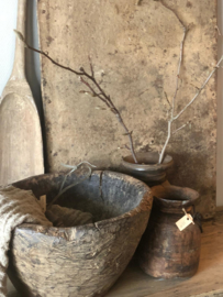 Oude grote robuust vergrijsd doorleefd houten schaal bak kom vijzel landelijk doorleefd geleefd hout stoer hout
