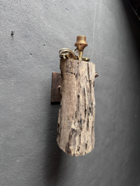 Prachtige vergrijsd  houten wandlamp stronk drijfhout driftwood boomstam landelijk sober stoer robuust